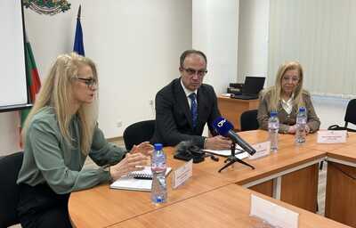 Заместник-министър Грибнев провери напредъка по завършването на новата областна болница в Ямбол