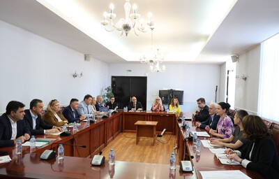 Министър Ивкова и НСОРБ обсъдиха съвместни мерки в подкрепа на общините и здравето на децата
